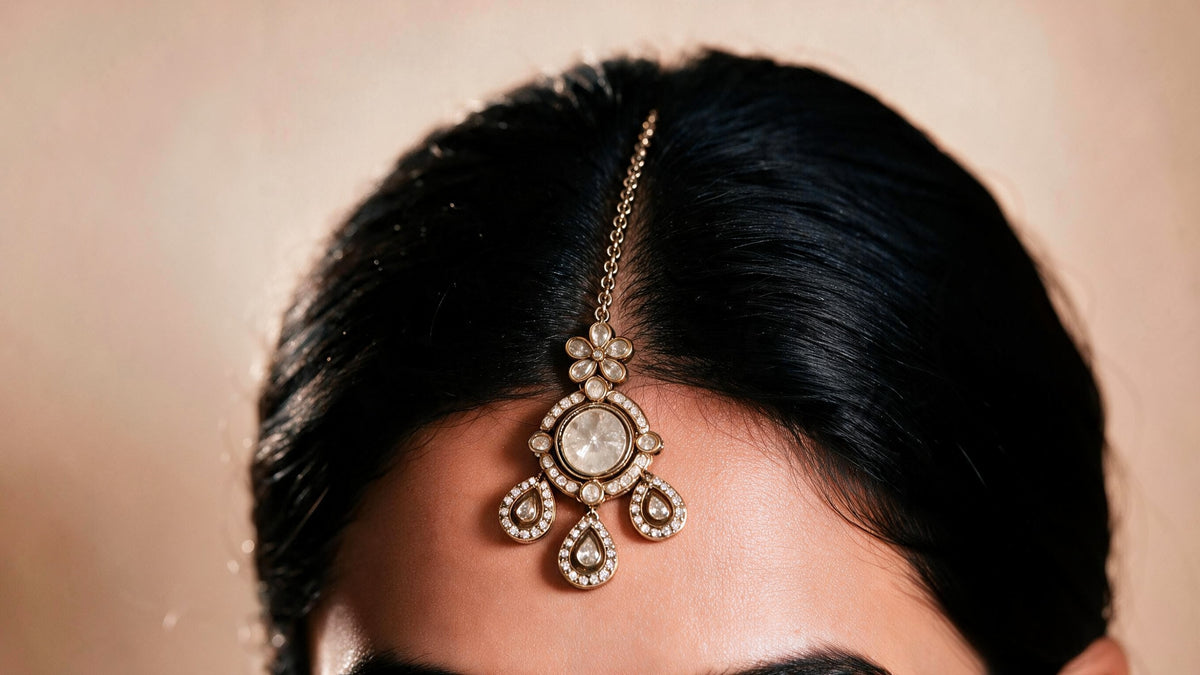Festive necklace